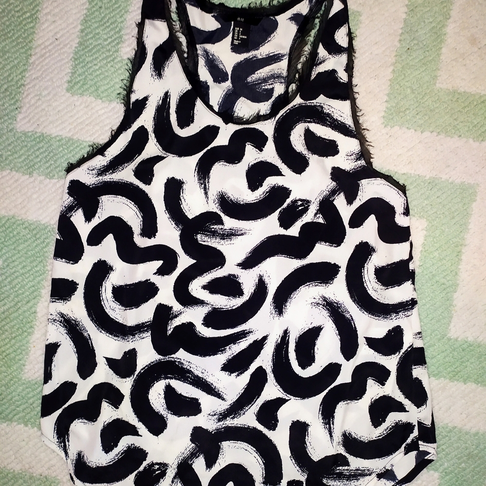 Black and white H&M tank